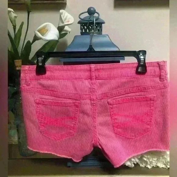 AEROPOSTALE Y2K PINK DENIM RAW HEM MICRO SHORTS/ HOT PANTS CASUAL SUMMER SZ 5/6 - Picture 3 of 9